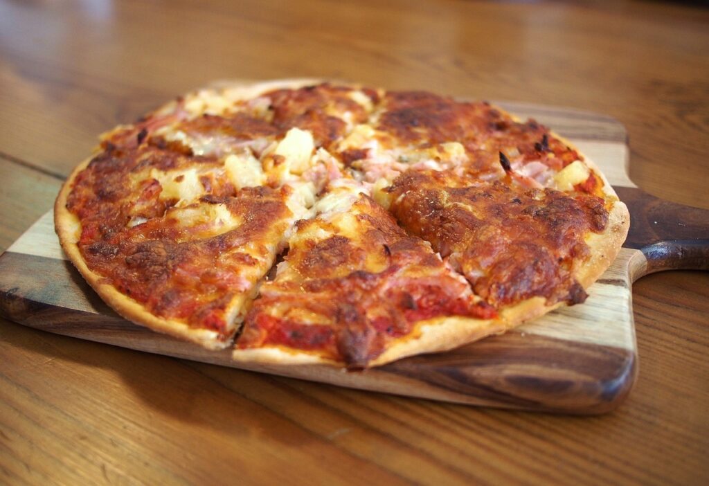 pizza, lunch, meal-522485.jpg
